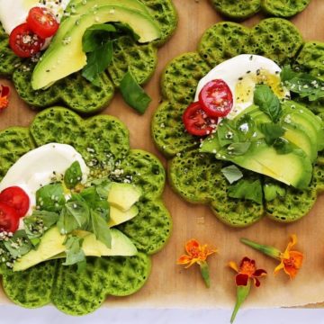 , Spinach and Apple Oatmeal Waffles, Friday Night Snacks and More...