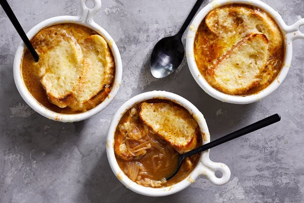 Recipe For An Easy Beautiful Onion Soup 🧅 - Chef Jean-Pierre