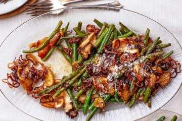 green beans and mushrooms with crispy shallots