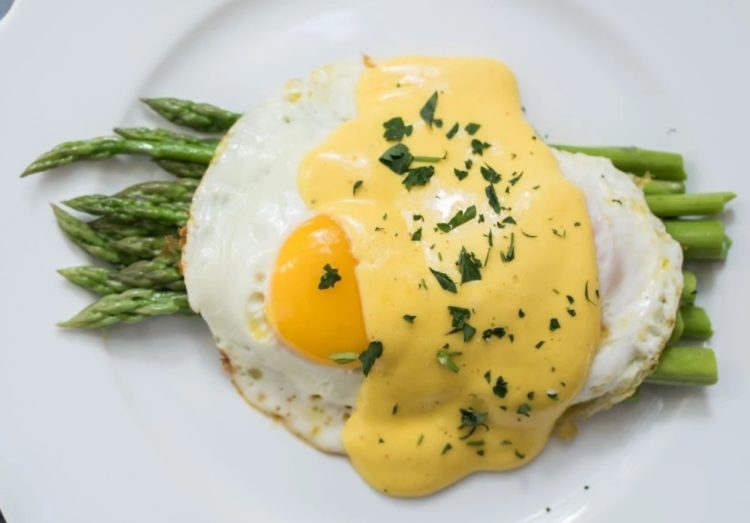 , Foolproof Hollandaise Sauce, Friday Night Snacks and More...