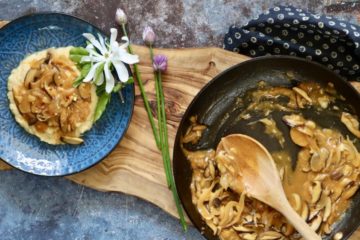 Miso Shiitake Mushroom Onion Gravy